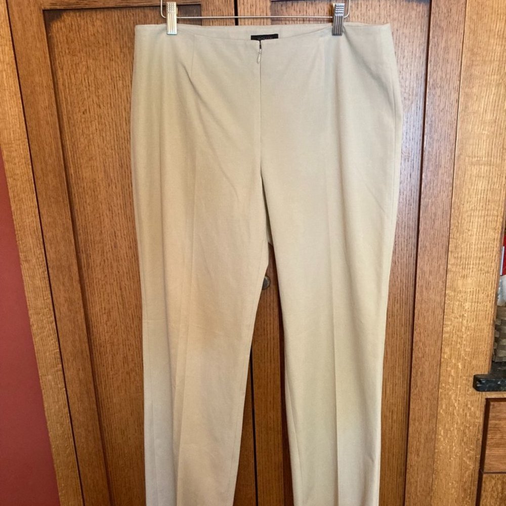 WomAn Khaki Pant, Size 12, Made in New York